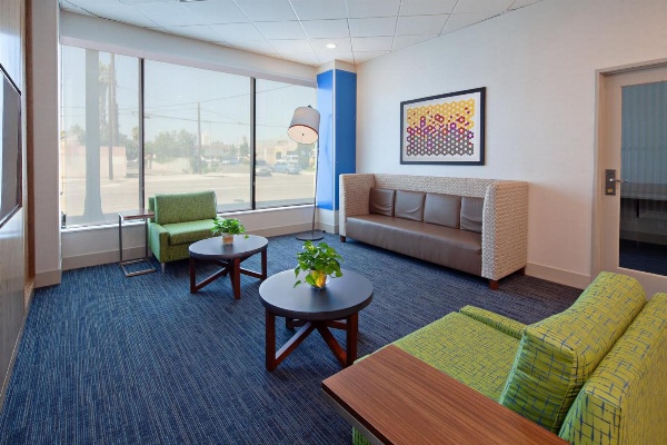 Holiday Inn Express Los Angeles LAX Airport image 6